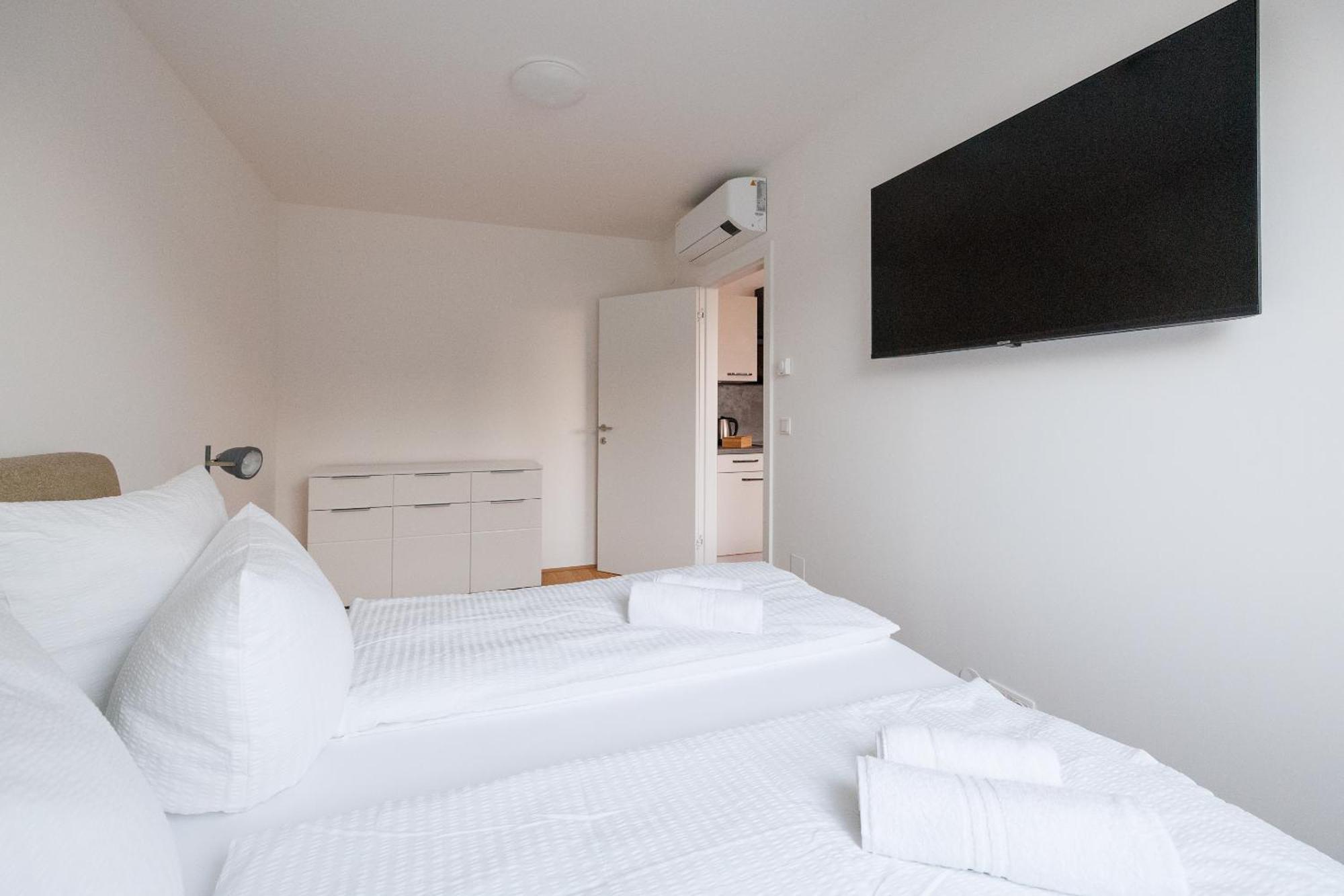 Symphony Apartments 41 - Modern Loft With Terrace And Grill In Central Location Wien Eksteriør billede
